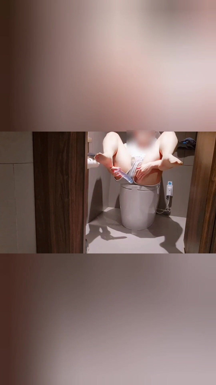 Harinni: A Horny Slut Enjoys Risky Pleasure in Men's Room, Anal...