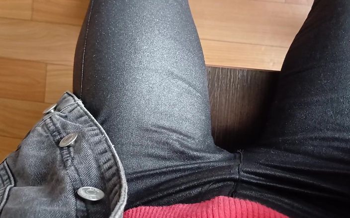 Lesbian-candys: Risicovolle lesbische masturbatie op kantoor