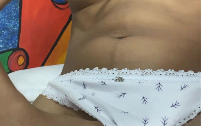 kafesexxx: Amatérská selfie masturbace od krásné drobné ženy