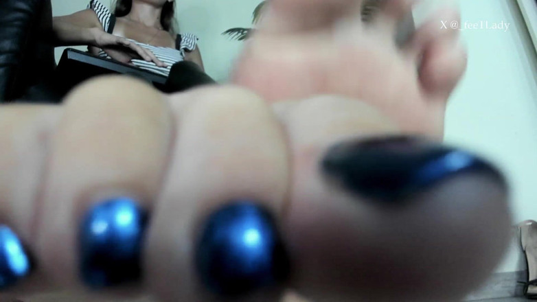 Feet lady: ใช้เท้าในอากาศ