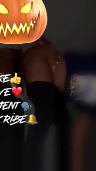 L'ho scopata mentre suo marito era nella stanza sul retro parte 2