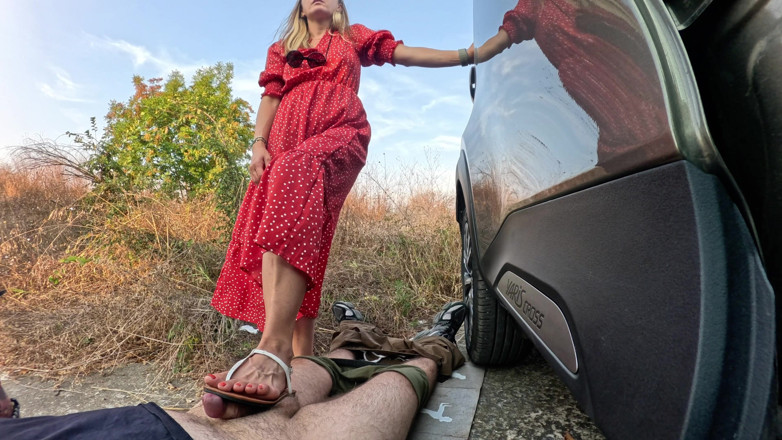 Mistressyammyboots: Stăpâna de control: Îndrăzneală închinare la sandale și dominare totală