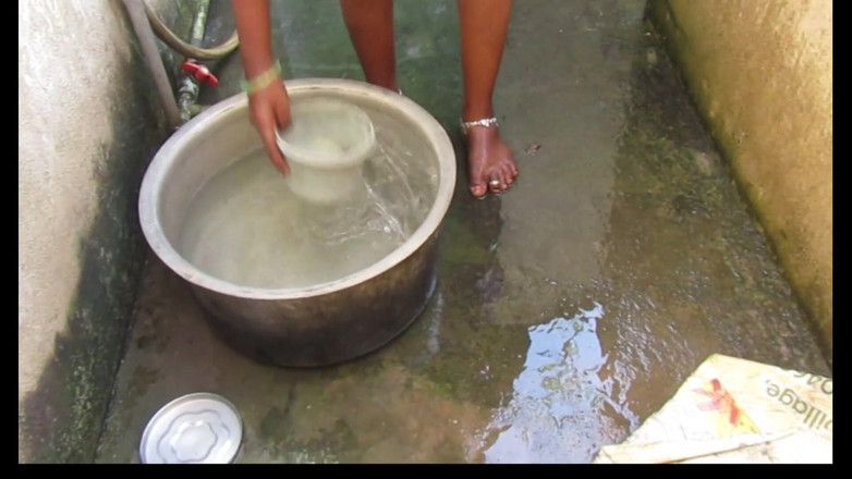 Tamilxman: compulsione di una lavoratrice dopo il bagno nudo audio tamil