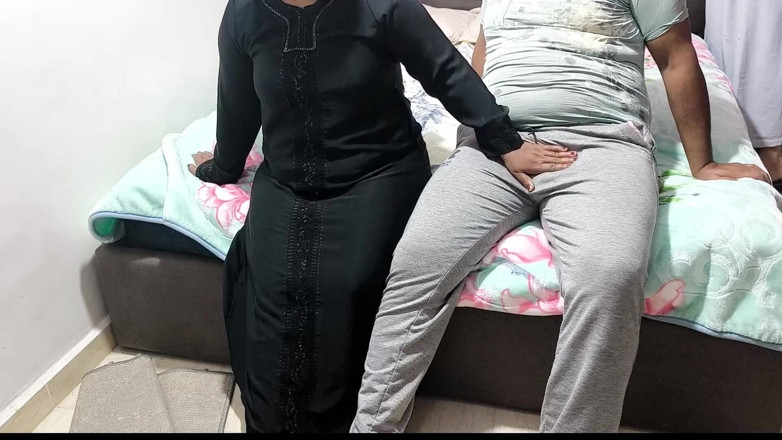 Arabic Bbw: 私は友人と継母とセックスしました
