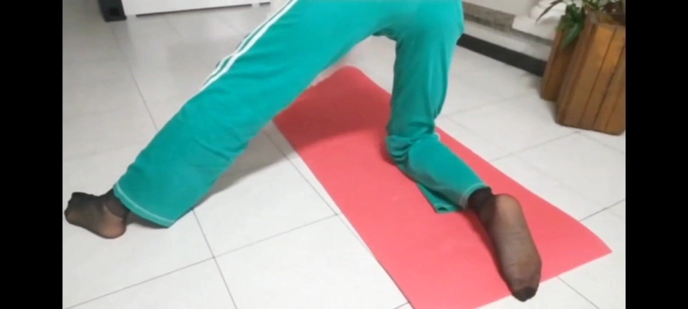 Yvonne: Exercícios de Yoga de Náilon