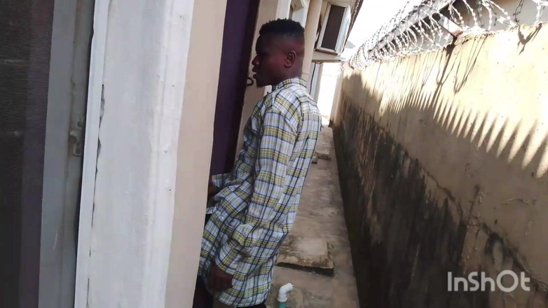 Sex naija 1: Eu a conheci no bar, então começamos a conversar