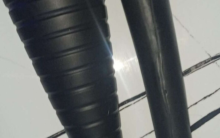 Boy7oy: Giocattoli anali mostruosi dentro culo in profondità fino a quando...