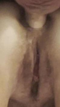 Mogen mamma älskar att få hennes röv knullad hårt och fylld med het sperma!