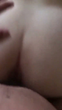 Une Chinoise Innocente Gémit Bruyamment Quand Je La Baise Par Derrière