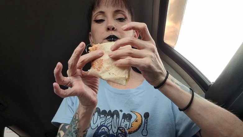 PandoraSG: Mukbang - tacos v mém autě