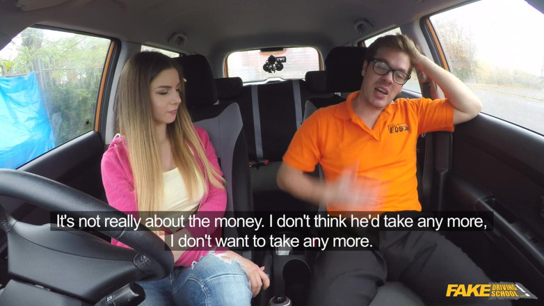 Fake Driving School: Fake Driving College - la estudiante italiana Stella Cox seduce al...