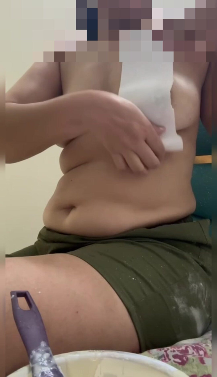Hot Indian mommy: Heiße indische bhabhi erwischte beim möpse