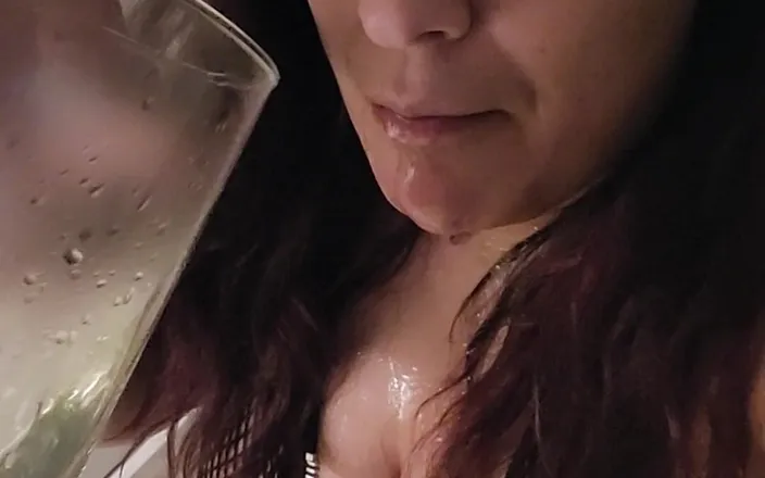 Latinaknows_best: Beautiful Latina Piss in a Glass and Drinks It All