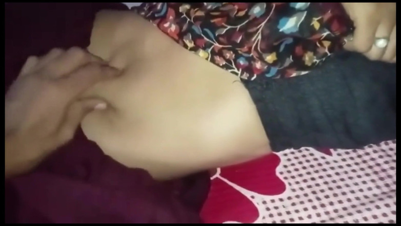 Parihema: 継母の滑らかな膣を抱くのはとても楽しかった