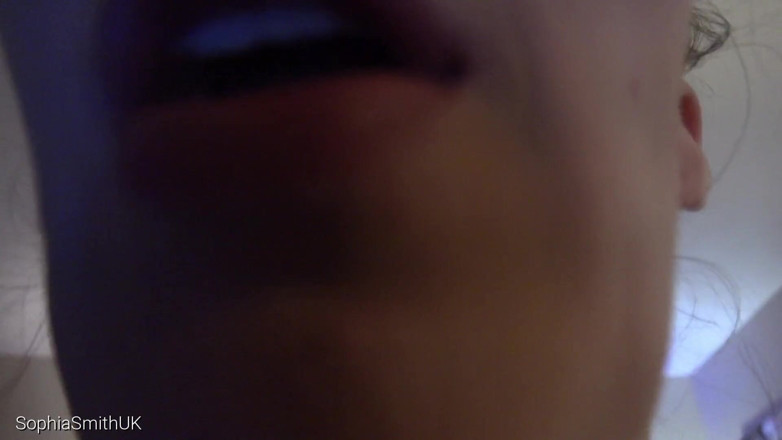 SophiaSmithUK: ASMR um grande beijo