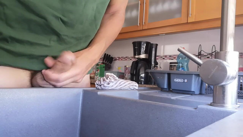 Rafael Torreano: Хлопець любить кінчати в його кухонну раковину