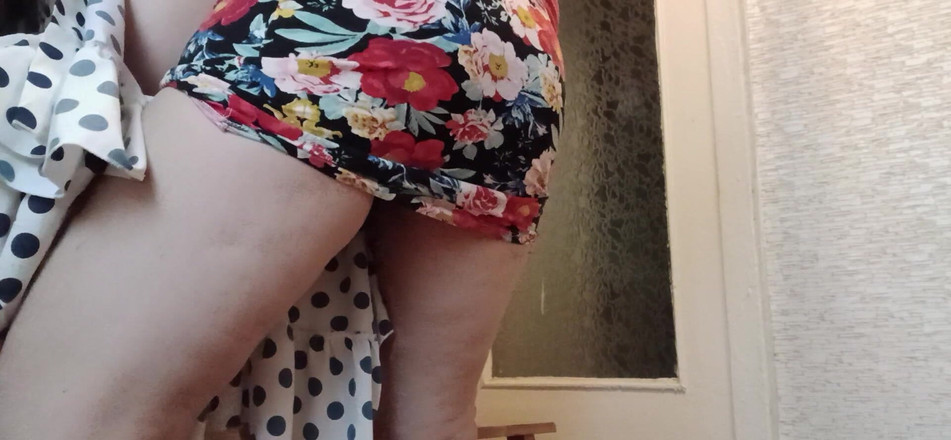 Lesbian-illusion: Meine stiefmutter fickt mich auf dem küchentisch