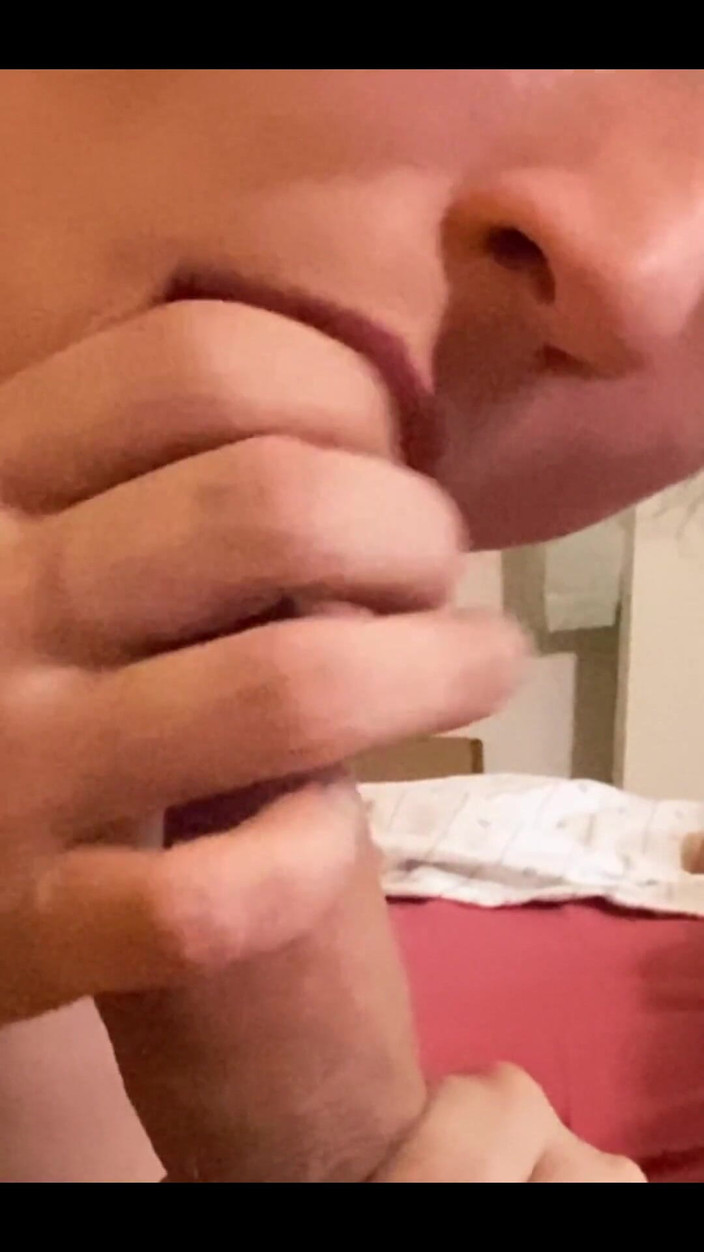 Hard & Rock cc: Sudut pandangan pertama blowjob yang sempurna