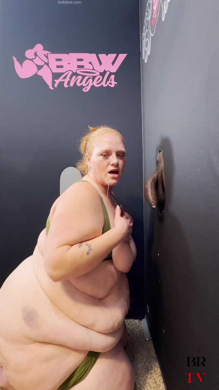 Blvck Rose TV: SSBBW Julie Ginger Gets Facial From Stranger at Gloryhole