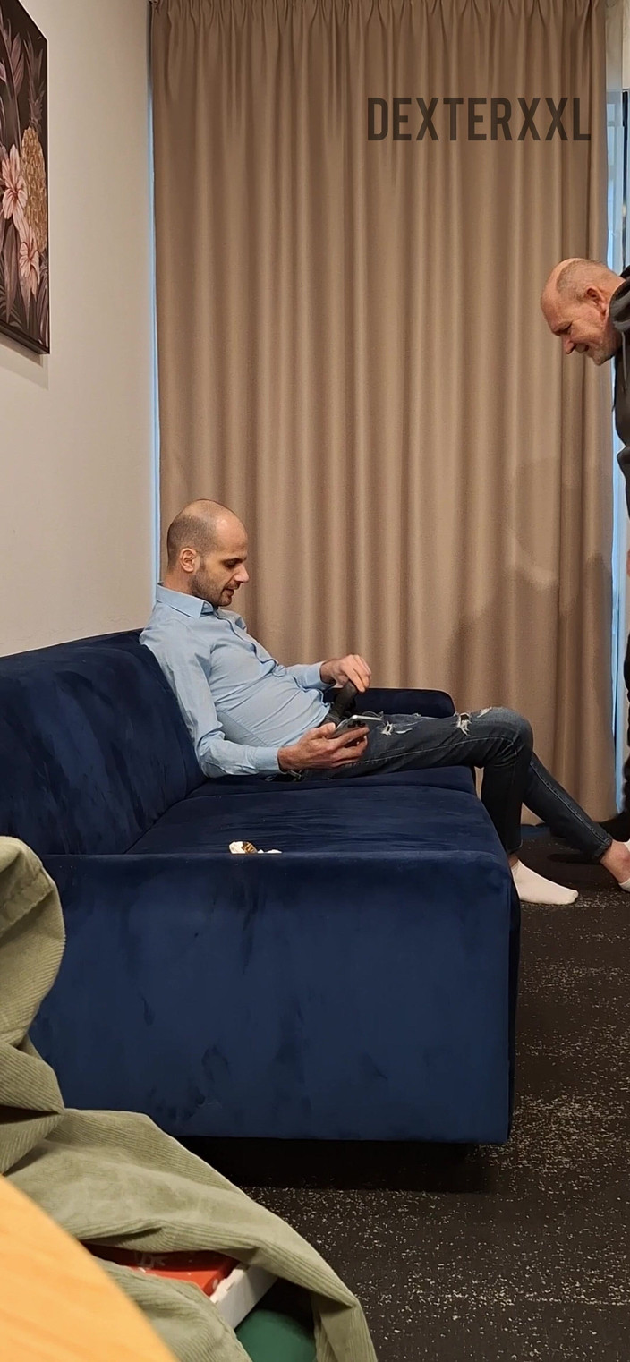 Dexterxxlfun: Arnold batang besar. Menggoda ayah seksi kurus Man.by ayah montel...