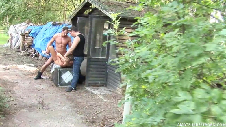 PurefilmsTv: Should be a picnic but I start to eat two...