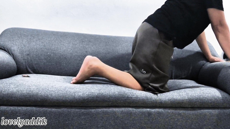 Lovelyaddik: Dělám sólo silvestr párty.