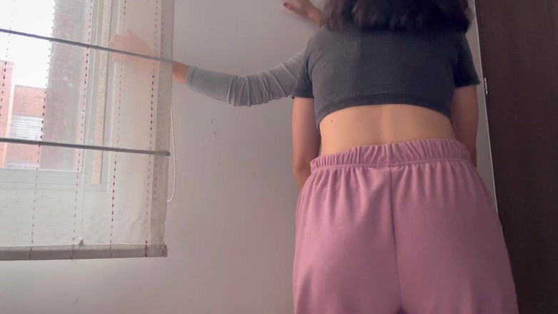 scarlettandc: 엉덩이에 손가락을 대고 만지고 즐기는 여성들