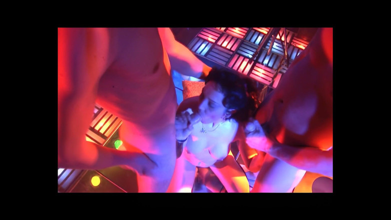 Double Penetration Party: Disco-Party mit doppelter Penetration