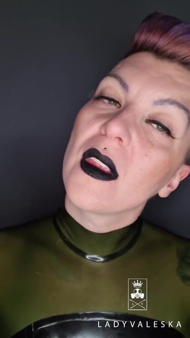 Lady Valeska: Przygotowuję usta na randkę