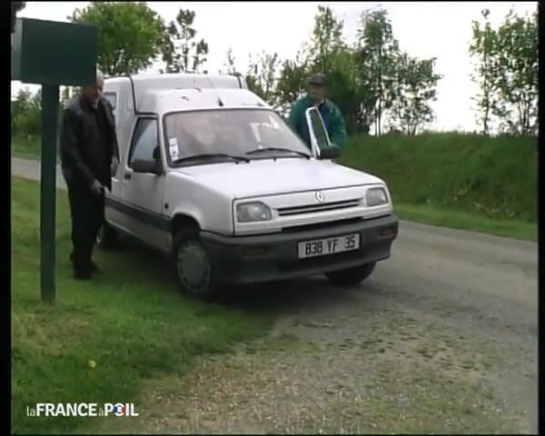 French Gonzo: Pervers farfar organiserar en triolism med en kompis!