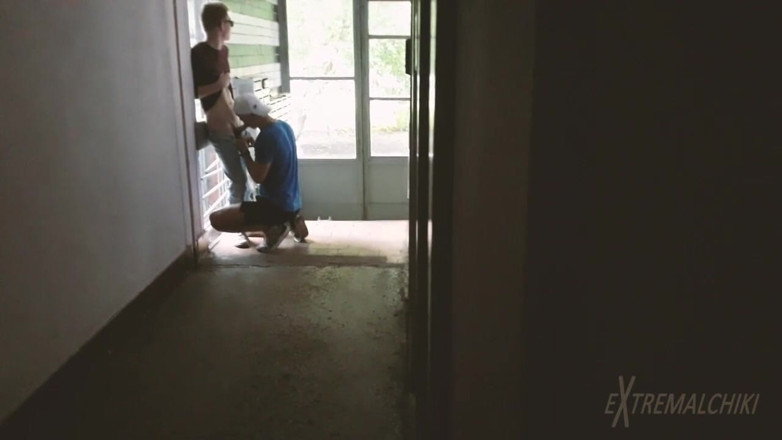 Extremalchiki: Dorm entrance twinks sex