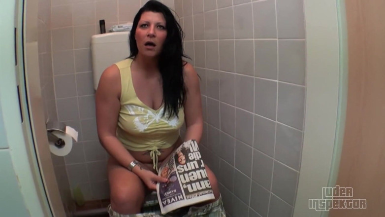 Luder-Inspektor: Mouth Velvet on the Women's Toilet