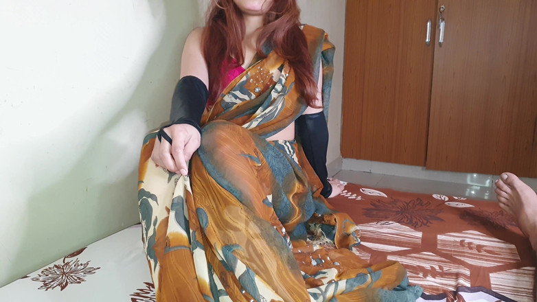 HunnyBunny: Sorellastra sottomessa succhia il cazzo del fratellastro cosi come se...