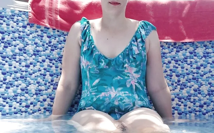 Flor_latina: Outdoor Masturbation.
