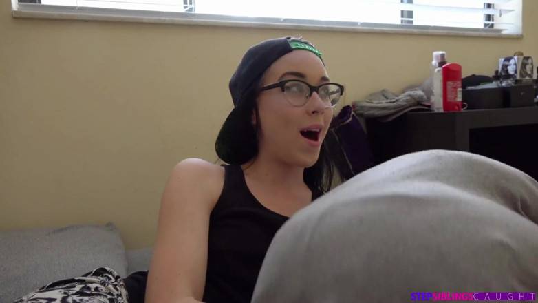 StepSiblings Caught: Thu hút lẫn nhau - s9:e10