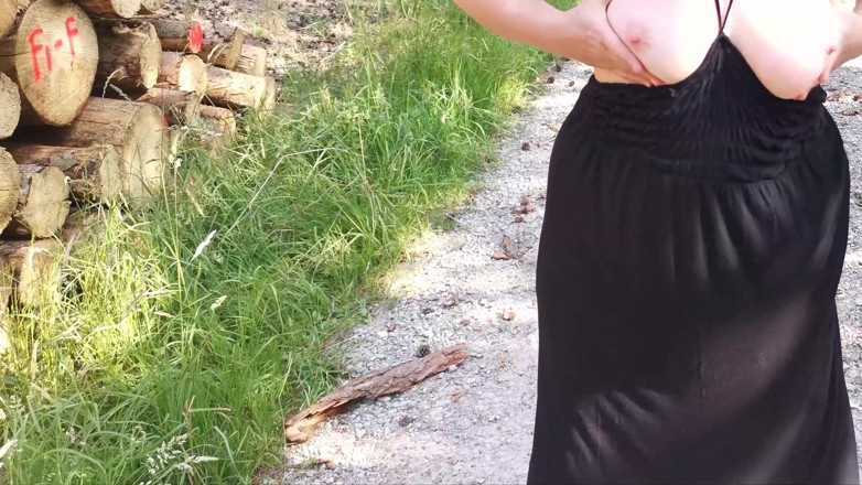 Bouncy Tits Action: Tits Slapped in Public