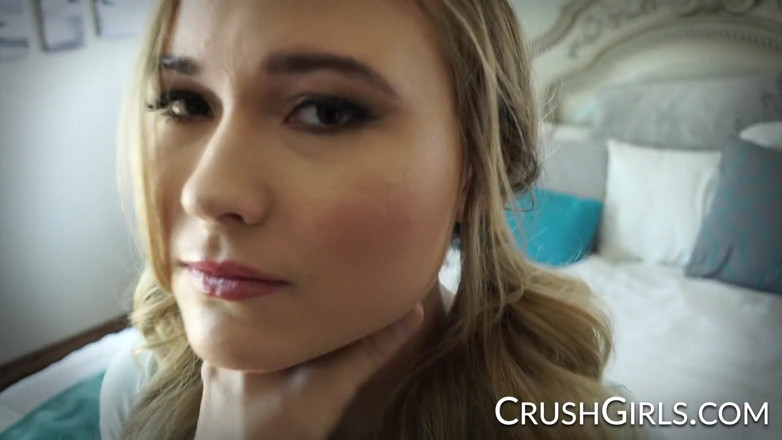 Crush Girls: क्रश गर्ल्स - Alyssa Cole को अपने सौतेले पापा को फाइनेंस लेने की सजा दी गई
