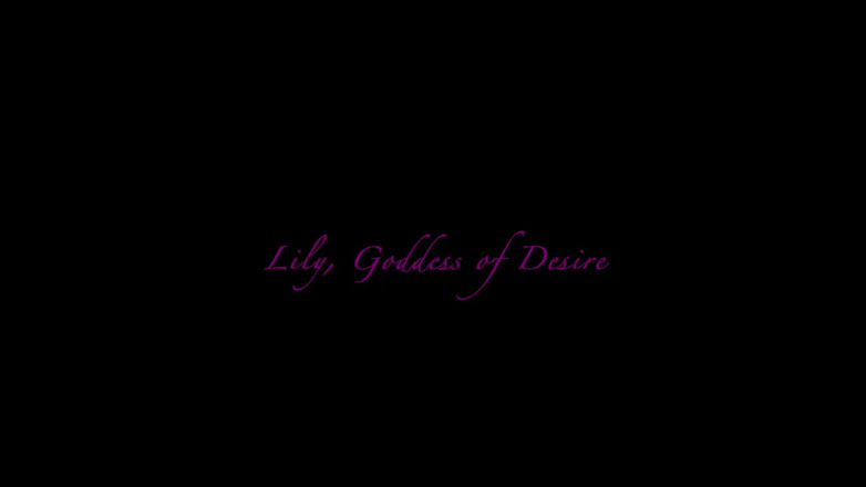 Lily, Goddess of Desire: Verrücktes, schamloses Mädchen spielt im Regen