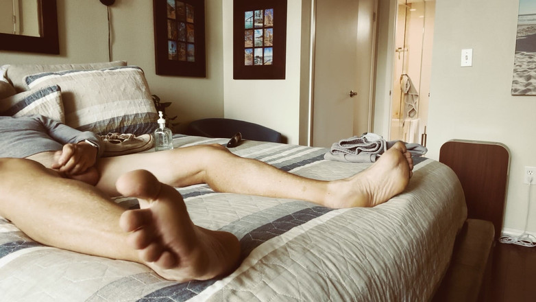 Barefoot Blake: 자위와 사정 12월 23 2024