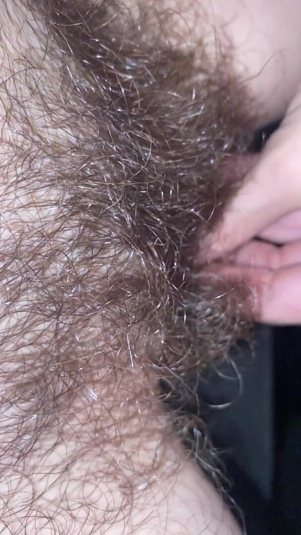 Cuteblonde666: Hairy pussy closeup