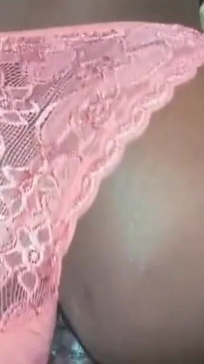 Dracarys: La Regina di Lagos, culo grosso, splendida acconciatura e seducente...