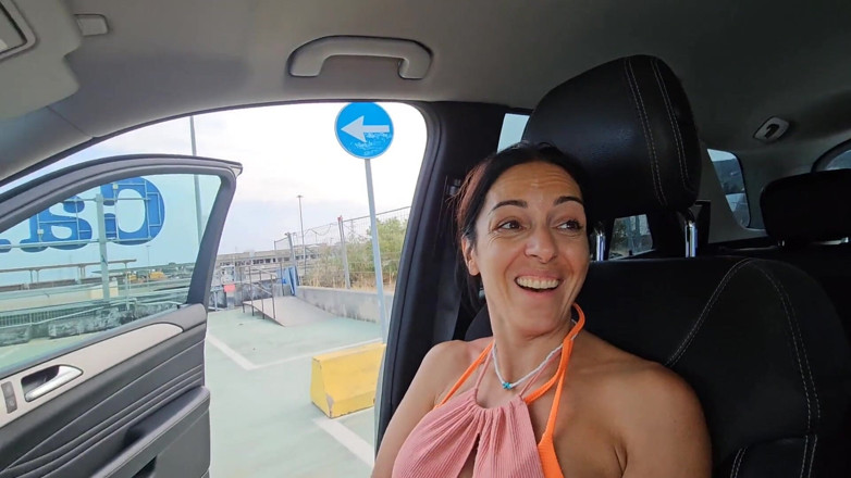 Ferrero anal experience: Autista Arrapato Mi Scopa Nel Parcheggio Del Supermercato