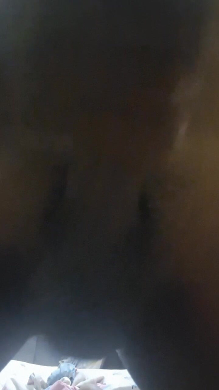 Maddymissile: Aku lagi asik muasin diriku sendirian sampai dia crot di...