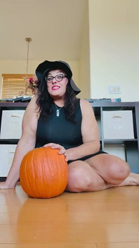 Thicc dijen verzegelen deze pompoen's lot!