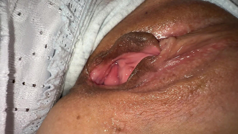 Gigi oficial: Delikleri sıkı ve bakireyse güzel kızı nasıl sikerim?