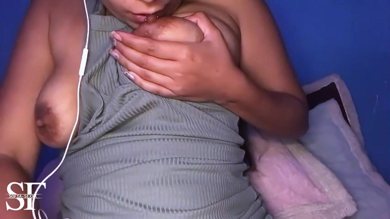 sofiasexxx: 我的男朋友让我想要，我不得不自慰