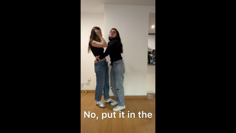 scarlettandc: Foot Fetish Between Lesbians
