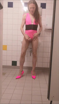 Restroom wank in swimsuit (Holly).mp4