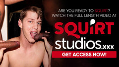 Squirt Studios: ジェシー・ストーンがBBCのハンク、ジェイク・ウォーターズを満足させるためにチンポをスライドさせる