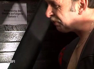 Hardcore slave sex: Повну кралю відтрахали і покарали її чуваки